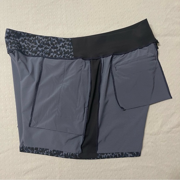 Athleta women’s navy color comfy shorts - Picture 14 of 14